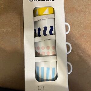 4 coffee cups still in package
